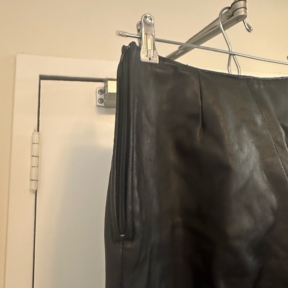 Danier Real Leather pants - Made in Canada 🍁 - Picture 2 of 7